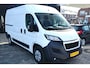 Peugeot Boxer 330 2.0 BlueHDI L2H2 Pro Navigatie / Camera / Trekhaak / PDC / Airco
