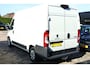 Peugeot Boxer 330 2.0 BlueHDI L2H2 Pro Navigatie / Camera / Trekhaak / PDC / Airco