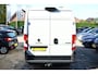Peugeot Boxer 330 2.0 BlueHDI L2H2 Pro Navigatie / Camera / Trekhaak / PDC / Airco