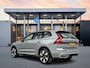 Volvo XC60 T6 Recharge Ultra Dark | 20" Allseason | Luchtvering | 360 Camera | Trekhaak | Head-Up | Panoramadak | Harman Kardon | Elektr. verst. Stoelen