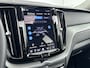 Volvo XC60 T6 Recharge Ultra Dark | 20" Allseason | Luchtvering | 360 Camera | Trekhaak | Head-Up | Panoramadak | Harman Kardon | Elektr. verst. Stoelen