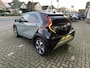 Toyota Aygo X Hybrid 115 pulse stoelverwarming / keyless start / parkeersensoren voor + achter / Navigatie / Apple Carplay / Android Auto / parkeercamera / 10 jaar Toyota garantie / rijklaarprijs incl. Toyota Pechhulppas