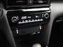 Toyota Yaris Cross 1.5 Hybrid 115 Business Plus - 17 INCH LICHT METALEN VELGEN - NAVIGATIE - CAMERA - PARKEERSENSOREN VOOR/ ACHTER - CLIMATE CONTROL - ARMSTEUN VOOR - KEYLESS ENTRY/ START - PASSAGIERSSTOEL IN HOOGTE VERSTELBAAR