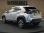 Toyota Yaris Cross 1.5 Hybrid 115 Business Plus - 17 INCH LICHT METALEN VELGEN - NAVIGATIE - CAMERA - PARKEERSENSOREN VOOR/ ACHTER - CLIMATE CONTROL - ARMSTEUN VOOR - KEYLESS ENTRY/ START - PASSAGIERSSTOEL IN HOOGTE VERSTELBAAR