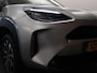 Toyota Yaris Cross 1.5 Hybrid 115 Business Plus - 17 INCH LICHT METALEN VELGEN - NAVIGATIE - CAMERA - PARKEERSENSOREN VOOR/ ACHTER - CLIMATE CONTROL - ARMSTEUN VOOR - KEYLESS ENTRY/ START - PASSAGIERSSTOEL IN HOOGTE VERSTELBAAR