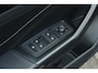 Volkswagen T-Roc 1.5 TSI 150pk DSG R-Line | LED Matrix | Achteruitrijcamera | Adaptieve Cruise Control | App Connect