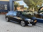 Peugeot 208 1.2 Turbo 100PK Allure | Navigatie via Telefoon | All season banden | Keyless Entry/Start | Climate Control | Stoelverwarming | LED Verlichting | Camera | Parkeersensoren | Cruise Control | Lichtmetalen Velgen | Half Lederen Bekleding |