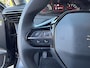 Peugeot 208 1.2 Turbo 100PK Allure | Navigatie via Telefoon | All season banden | Keyless Entry/Start | Climate Control | Stoelverwarming | LED Verlichting | Camera | Parkeersensoren | Cruise Control | Lichtmetalen Velgen | Half Lederen Bekleding |