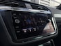 Volkswagen Tiguan 1.5 TSI 150 pk R-Line Business+ 7-DSG | Trekhaak | Navigatie | Achteruitrijcamera | ACC |