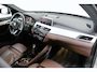 BMW X1 sDrive20i High Ex | Hud | Leder | Dealer Onderhouden | Stoelverwarming