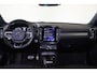 Volvo XC40 T4 R-Design - Panorama/schuifdak - IntelliSafe Assist & Surround - Harman/Kardon audio - Adaptieve LED koplampen - Parkeercamera achter - Verwarmde voorstoelen - Parkeersensoren voor & achter - Draadloze tel. lader - Schakelpaddles aan stuur - Extra getint glas - Inklapbare trekhaak - 18' LMV