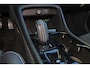 Volvo XC40 T4 R-Design - Panorama/schuifdak - IntelliSafe Assist & Surround - Harman/Kardon audio - Adaptieve LED koplampen - Parkeercamera achter - Verwarmde voorstoelen - Parkeersensoren voor & achter - Draadloze tel. lader - Schakelpaddles aan stuur - Extra getint glas - Inklapbare trekhaak - 18' LMV
