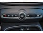 Volvo XC40 T4 R-Design - Panorama/schuifdak - IntelliSafe Assist & Surround - Harman/Kardon audio - Adaptieve LED koplampen - Parkeercamera achter - Verwarmde voorstoelen - Parkeersensoren voor & achter - Draadloze tel. lader - Schakelpaddles aan stuur - Extra getint glas - Inklapbare trekhaak - 18' LMV