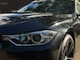 BMW 3-Serie Touring 320i Executive Aut. | Xenon | Zwart Optiek | 18 inch | Cruise Control | PDC | Historie | Trekhaak | NAP |