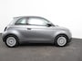 Fiat 500e Berline 42 kWh Automaat Climate control Cruise control Achteruitrijcamera Led Navigatie Apple Carplay/ Android Auto Lichtmetalen velgen Stoelverwarming