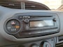 Toyota Yaris 1.0 VVT-i Now AIRCO BESTUURDERS STOEL IN HOOGTE DEALER ONDERHOUDEN