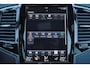 Volvo XC90 T8 Recharge AWD R-Design - IntelliSafe Assist & Surround - 360º Camera - Harman/Kardon audio - Adaptieve LED koplampen - Verwarmde voorstoelen & stuur - Parkeersensoren voor & achter - Elektr. bedienb. voorstoelen met geheugen - Draadloze tel. lader - Extra getint glas - Inklapbare trekhaak - 20' LMV