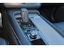 Volvo XC90 T8 Recharge AWD R-Design - IntelliSafe Assist & Surround - 360º Camera - Harman/Kardon audio - Adaptieve LED koplampen - Verwarmde voorstoelen & stuur - Parkeersensoren voor & achter - Elektr. bedienb. voorstoelen met geheugen - Draadloze tel. lader - Extra getint glas - Inklapbare trekhaak - 20' LMV