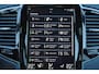 Volvo XC90 T8 Recharge AWD R-Design - IntelliSafe Assist & Surround - 360º Camera - Harman/Kardon audio - Adaptieve LED koplampen - Verwarmde voorstoelen & stuur - Parkeersensoren voor & achter - Elektr. bedienb. voorstoelen met geheugen - Draadloze tel. lader - Extra getint glas - Inklapbare trekhaak - 20' LMV
