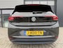 Volkswagen ID.3 First Max 58 kWh ✓SOH 92.1% ✓Panoramadak ✓Matrix LED ✓Full LED ✓Stuur- Stoelverwarming ✓Sfeerverlichting ✓Navigatie ✓Camera ✓Lichtmetaal 20" ✓Parkeersensoren