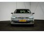 Volkswagen Golf 1.0 eTSI Life Automaat | ACC | Stuur-/Stoelverwarming | Navigatie |
