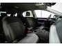 Volkswagen Golf 1.0 eTSI Life Automaat | ACC | Stuur-/Stoelverwarming | Navigatie |