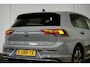 Volkswagen Golf 1.0 eTSI Life Automaat | ACC | Stuur-/Stoelverwarming | Navigatie |