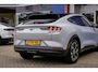 Ford Mustang Mach-E RWD 75 kWh | Panoramadak | LEDER | Apple Carplay | L.M. Velgen | Trekhaak | Achteruitrijcamera | Airco (automatisch) | Apple Carplay/Android Auto|telefoonintegratie premium