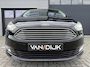 Ford C-Max 1.0 Titanium ✓Distributieketting ✓Bi-Xenon ✓Navigatie ✓Camera ✓Apple Carplay & Android Auto ✓Stuur- Stoelverwarming ✓Cruise ✓Climate ✓Keyless ✓Lichtmetaal 17” ✓Trekhaak