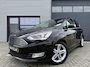 Ford C-Max 1.0 Titanium ✓Distributieketting ✓Bi-Xenon ✓Navigatie ✓Camera ✓Apple Carplay & Android Auto ✓Stuur- Stoelverwarming ✓Cruise ✓Climate ✓Keyless ✓Lichtmetaal 17” ✓Trekhaak