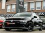Volkswagen Golf 1.5 eTSI R-Line Business PANO CAMERA 18 INCH BLACK OPTIC IQ LIGHT