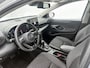 Toyota Yaris 1.5 Hybrid 115 Dynamic Comfort Pack | BTW voertuig | Dealer onderhouden | Stoel+stuurverwarming | Dodehoek detectie | Stoel+stuurverwarming | Parkeersensoren voor+achter | Draadloze telefoonlader | Navigatie | Apple CarPlay/And
