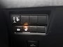 Toyota Yaris 1.5 Hybrid 115 Dynamic Comfort Pack | BTW voertuig | Dealer onderhouden | Stoel+stuurverwarming | Dodehoek detectie | Stoel+stuurverwarming | Parkeersensoren voor+achter | Draadloze telefoonlader | Navigatie | Apple CarPlay/And