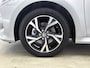 Toyota Yaris 1.5 Hybrid 115 Dynamic Comfort Pack | BTW voertuig | Dealer onderhouden | Stoel+stuurverwarming | Dodehoek detectie | Stoel+stuurverwarming | Parkeersensoren voor+achter | Draadloze telefoonlader | Navigatie | Apple CarPlay/And