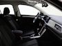 Volkswagen T-Roc 1.0 TSI Life Business | Achteruitrijcamera | Adaptieve cruise control | Lane assist | Digital cockpit Pro | Parkeerassistent | Stoelverwarming | Navigatie |