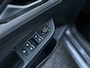 Volkswagen Golf 2.0 TDI Life | DSG | Climate | NAVI | Sfeerverlichting | Adaptieve Cruise | Carplay | 1e eig | Dealer onderhouden