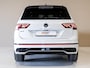 Volkswagen Tiguan Allspace 1.5 TSI R-Line Blackstyle 7p. / 150pk / Panorama dak / Stoel en stuur verwarming / Achteruitrij camera /