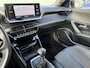 Peugeot 2008 BWJ 2021 | 1.2T 131PK GT | PANO DAK | TREKHAAK | CLIMA | NAVI | LEDER/STOF | CAMERA A | PDC | CARPLAY |