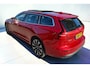 Volvo V60 2.0 T6 AWD Plug-in hybrid 293kW/399pk Aut8 Ultra Bright PANORAMADAK + HARMAN/KARDON + EL.TREKHAAK + STOELVENTILATIE&-MASSAGE + 360 CAMERA + BLIS + ADAPT.CRUISE + MATRIX LED + PILOT ASSIST + STUUR&STOEVERWARMING V&A + PARKSENSOREN + 18" LM-VELGEN!!
