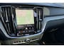 Volvo V60 2.0 T6 AWD Plug-in hybrid 293kW/399pk Aut8 Ultra Bright PANORAMADAK + HARMAN/KARDON + EL.TREKHAAK + STOELVENTILATIE&-MASSAGE + 360 CAMERA + BLIS + ADAPT.CRUISE + MATRIX LED + PILOT ASSIST + STUUR&STOEVERWARMING V&A + PARKSENSOREN + 18" LM-VELGEN!!