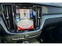Volvo V60 2.0 T6 AWD Plug-in hybrid 293kW/399pk Aut8 Ultra Bright PANORAMADAK + HARMAN/KARDON + EL.TREKHAAK + STOELVENTILATIE&-MASSAGE + 360 CAMERA + BLIS + ADAPT.CRUISE + MATRIX LED + PILOT ASSIST + STUUR&STOEVERWARMING V&A + PARKSENSOREN + 18" LM-VELGEN!!