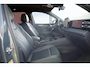 Volkswagen Tiguan 1.5 eHybrid R-Line Edition | PHEV | Pano | Trekhaak | 360° Camera | Deze Volkswagen Tiguan 1.5 eHybrid R-Line Edition is de ideale combinatie van dynamisch design, dagelijks comfort en moderne technologie. De sportieve R-Line styling geeft hem een krachtige u