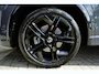 Volkswagen Tiguan 1.5 eHybrid R-Line Edition | PHEV | Pano | Trekhaak | 360° Camera | Deze Volkswagen Tiguan 1.5 eHybrid R-Line Edition is de ideale combinatie van dynamisch design, dagelijks comfort en moderne technologie. De sportieve R-Line styling geeft hem een krachtige u