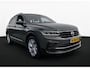 Volkswagen Tiguan 1.5 TSI 150PK! LIFE BUSINESS CARPLAY/ACC/NAVI/STUURVERW.