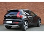 Volvo XC40 T2 Momentum Business | Dealeronderhouden | Adaptive Cruise Control | Parkeersensoren voor + achter | Parkeercamera | Stoelverwarming | Stuurwielverwarming | Navigatie | Climate Control