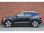 Volvo XC40 T2 Momentum Business | Dealeronderhouden | Adaptive Cruise Control | Parkeersensoren voor + achter | Parkeercamera | Stoelverwarming | Stuurwielverwarming | Navigatie | Climate Control
