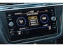 Volkswagen Tiguan 1.5 TSI R-Line Business+ 150PK / 110kW DSG, NL auto, nieuw door ons geleverd, 20" 'Suzuka' LMV, achteruitrijcamera (Rear View), parkeersensoren voor en achter (PDC), keyless start & entry, elektrische achterklep met sensorsturing (Easy Open), LED Matrix (IQ.Lights), digital cockpit pro, DAB+, Apple Carplay & Android Auto, navigatie, DAB+, draadloze telefoonlader, privacy glas, adaptieve crusie control (ACC), chrome dakrails, dynamische richtingaanwijzers, R-Line in- en exterieur, elektrisch verstel-, verwarm- en inklapbare buitenspiegels, verwarmbare voorstoel etc.
