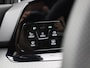 Volkswagen Golf Variant 1.5 eTSI R-Line | Panoramadak | Navigatie | Achteruitrijcamera | Trekhaak | LED Matrix | Black Style | Keyless |