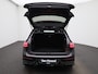 Volkswagen Golf Variant 1.5 eTSI R-Line | Panoramadak | Navigatie | Achteruitrijcamera | Trekhaak | LED Matrix | Black Style | Keyless |