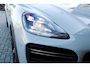 Porsche Cayenne Coupé 4.0 Turbo S E-Hybrid | Keramisch, Carbon, Burmester High End, Trekhaak, Sport Chrono, Drive Assist, 360°-Camera, Stoelverwarming, Stuurverwarming